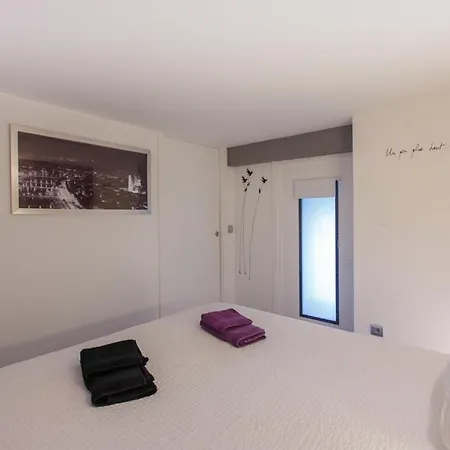 Vue Exceptionnelle Sur Rouen - Climatisation - Terrasse Panoramique - Calme Et Stationnement - 5 Personnes Holiday home *