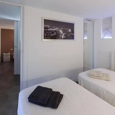Vue Exceptionnelle Sur Rouen - Climatisation - Terrasse Panoramique - Calme Et Stationnement - 5 Personnes Holiday home *
