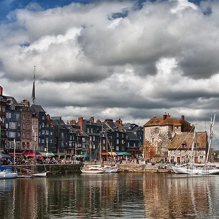 Holiday home Vue Exceptionnelle Sur Rouen - Climatisation - Terrasse Panoramique - Calme Et Stationnement - 5 Personnes *